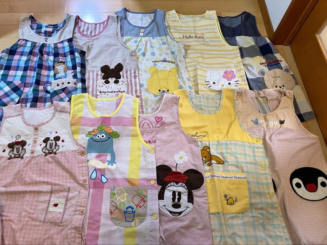 保育士キャラクターエプロンセット10枚