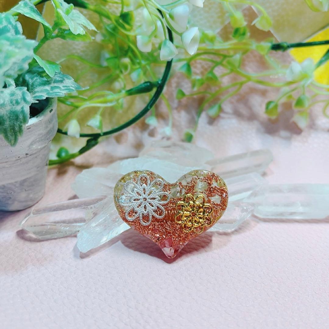 癒しのオルゴナイト❤️オーラクォーツ＋インカローズのハート型♡