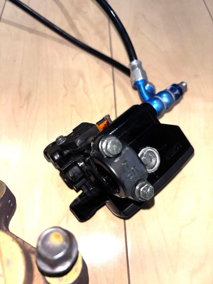 HONDA cb400sf Nc31 純正ブレンボキャリパー