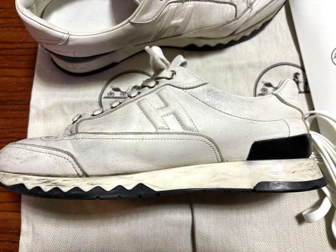 エルメス ホワイト　レザースニーカー　新品替え紐付き　布袋付き7.5