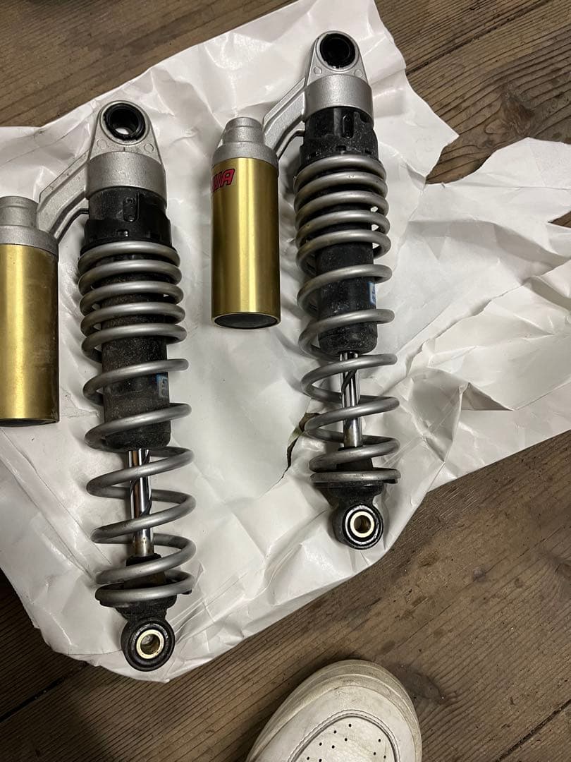 cb400sf Showa リアショック