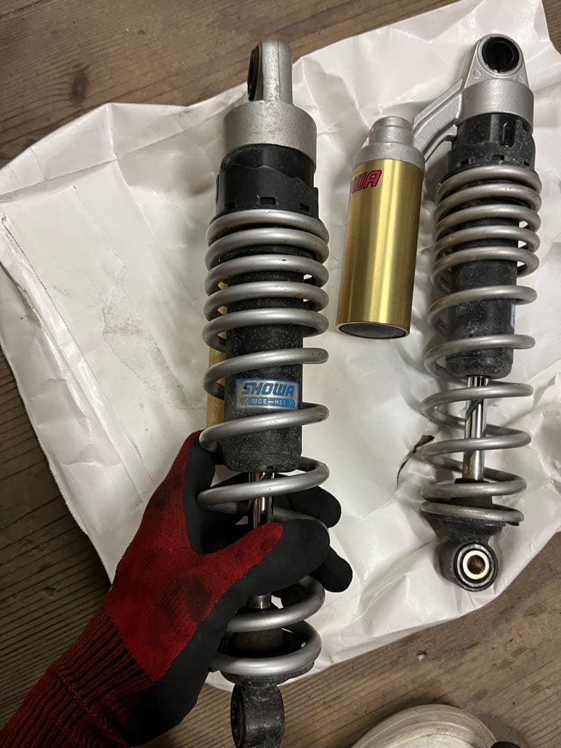 cb400sf Showa リアショック