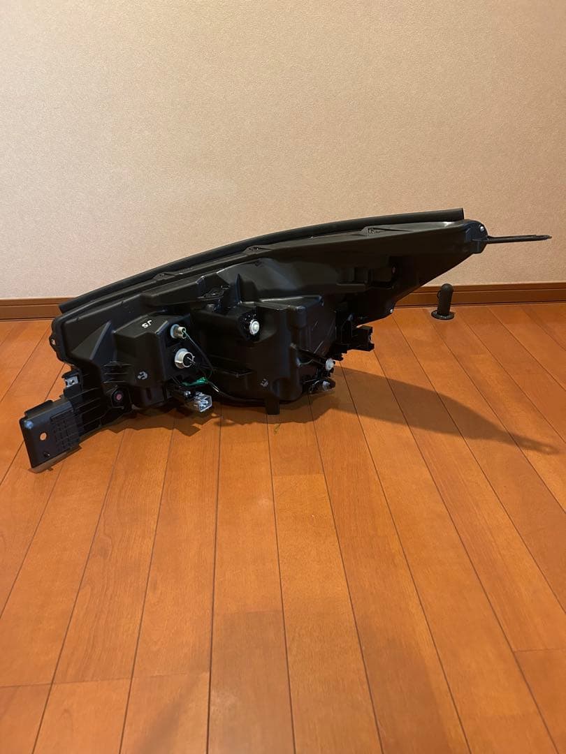 ホンダ　HONDA ヴェゼル　RU系　ヘッドランプ　ヘッドライト