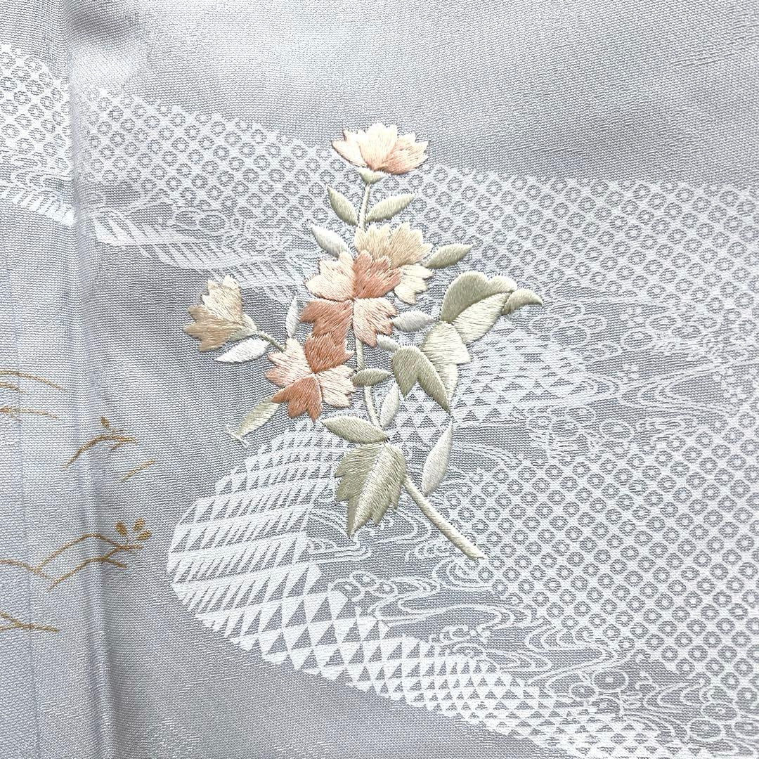 訪問着　刺繍　流水　撫子　芝草　蝶　菊　鱗　鹿の子　紋無し　着物　044k d