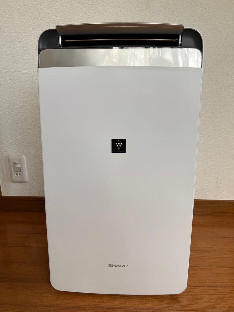 シャープ プラズマクラスター CV-L180-W 衣類乾燥除湿機　排水口蓋新品‼️