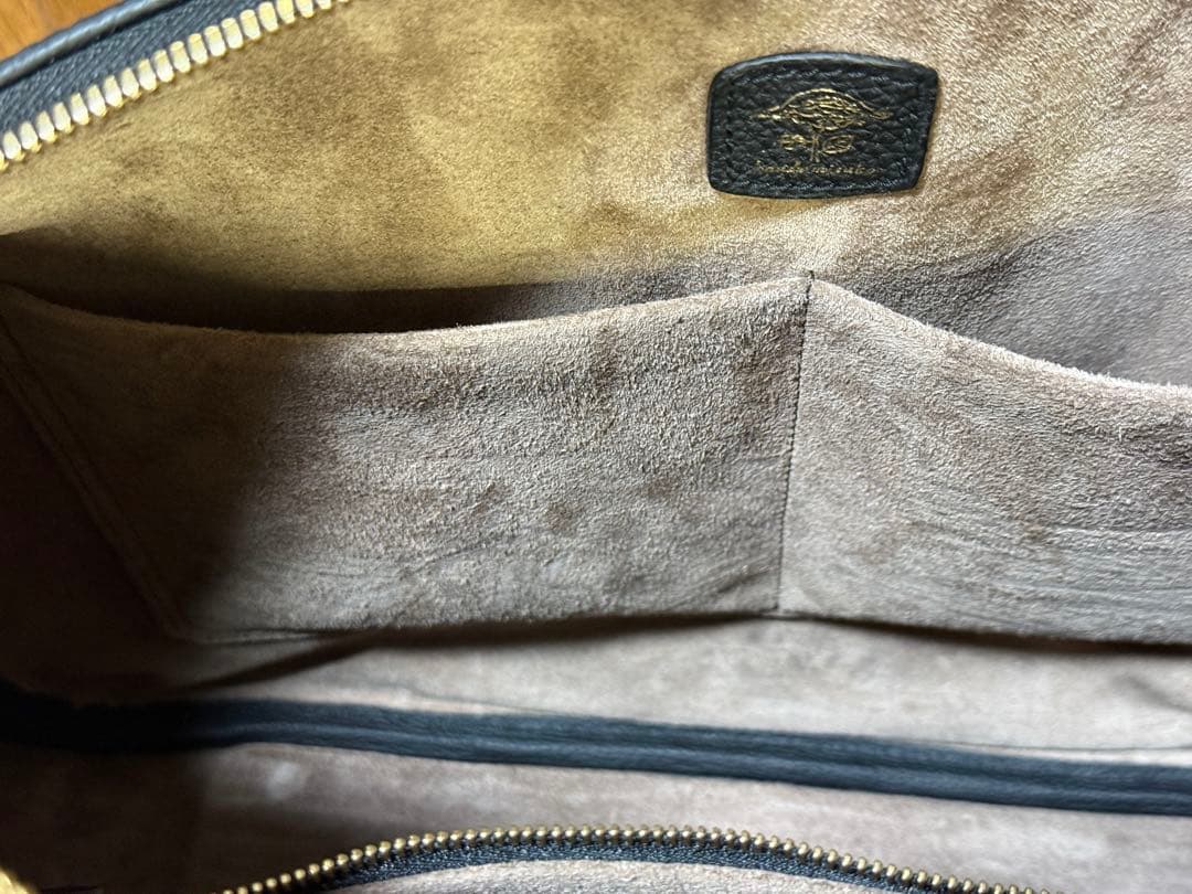 カンダミサコ「pane」黒×ゴールド金具