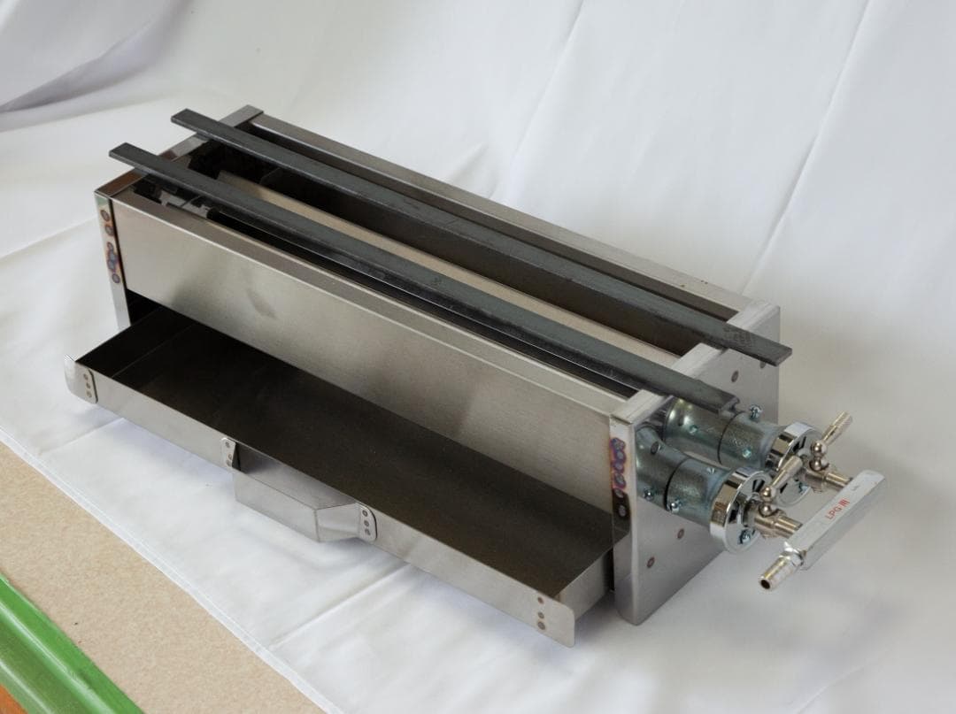 油落としてヘルシー調理　お庭でバーベキュー　業務用　焼き鳥　焼機器台　キャンプ祭