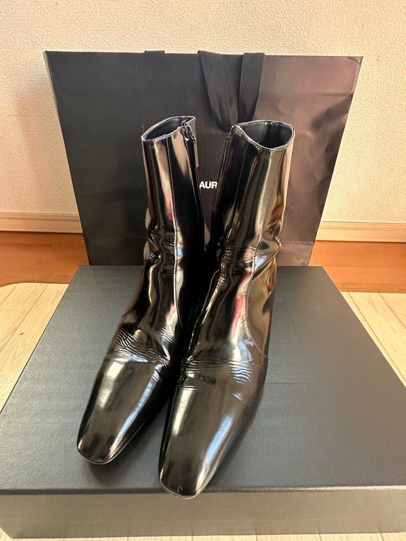 SAINT LAURENT エナメル　ヒールブーツ