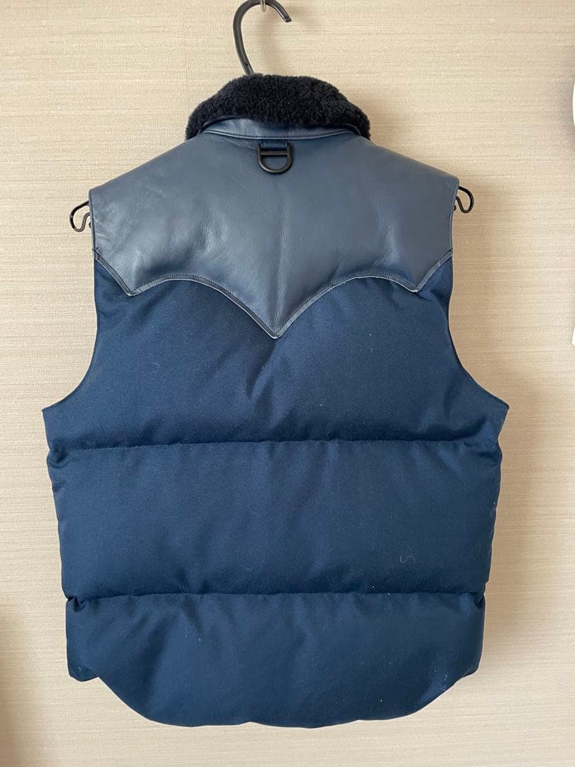 モル　ブリーフィング ダウンベスト　トリプルコラボ