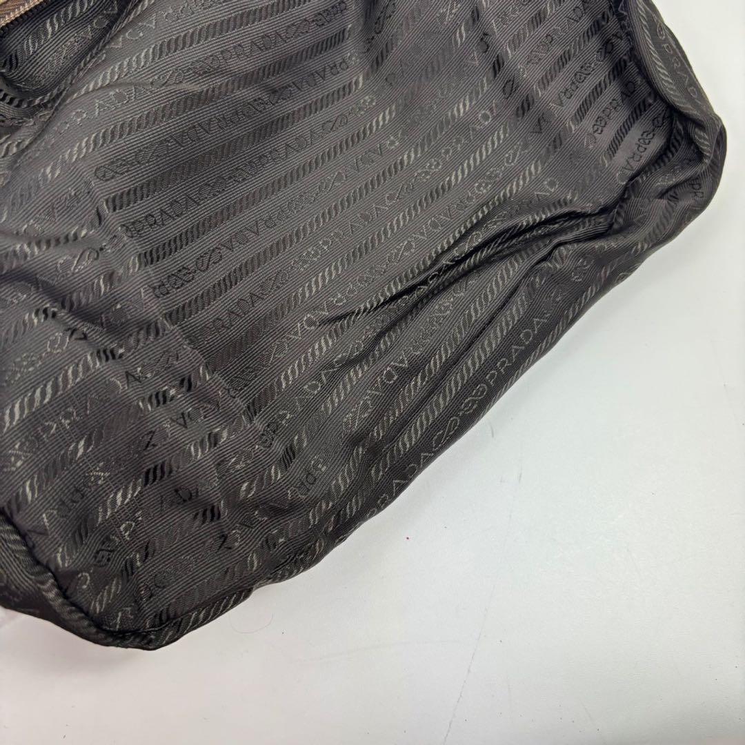 PRADA✨カメラバッグ　プラダ　三角ロゴ　ナイロン　ブラウン　白タグ