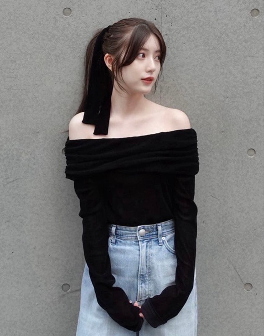 オフショルフロッキーチュールトップス　Black