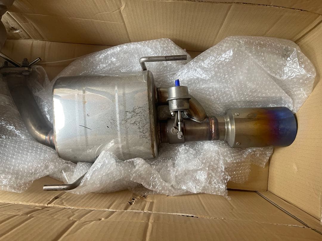 kuroneko レヴォーグ　ワンオフマフラー 可変バルブ付き