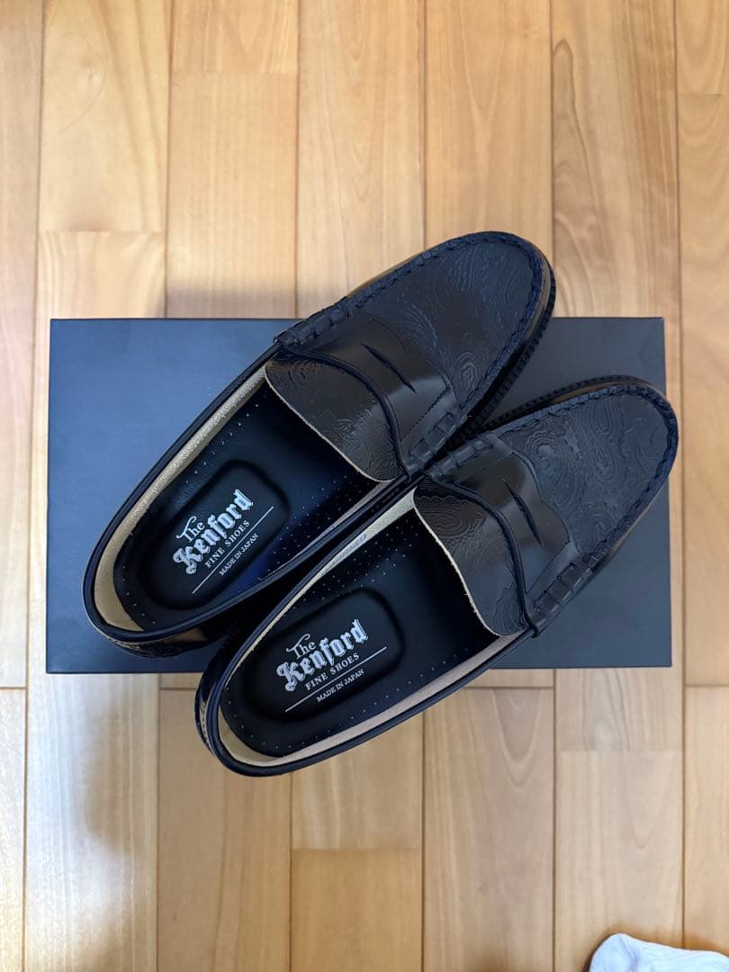 靴 The Kenford Fineshoes EMBOSSED LOAFERS