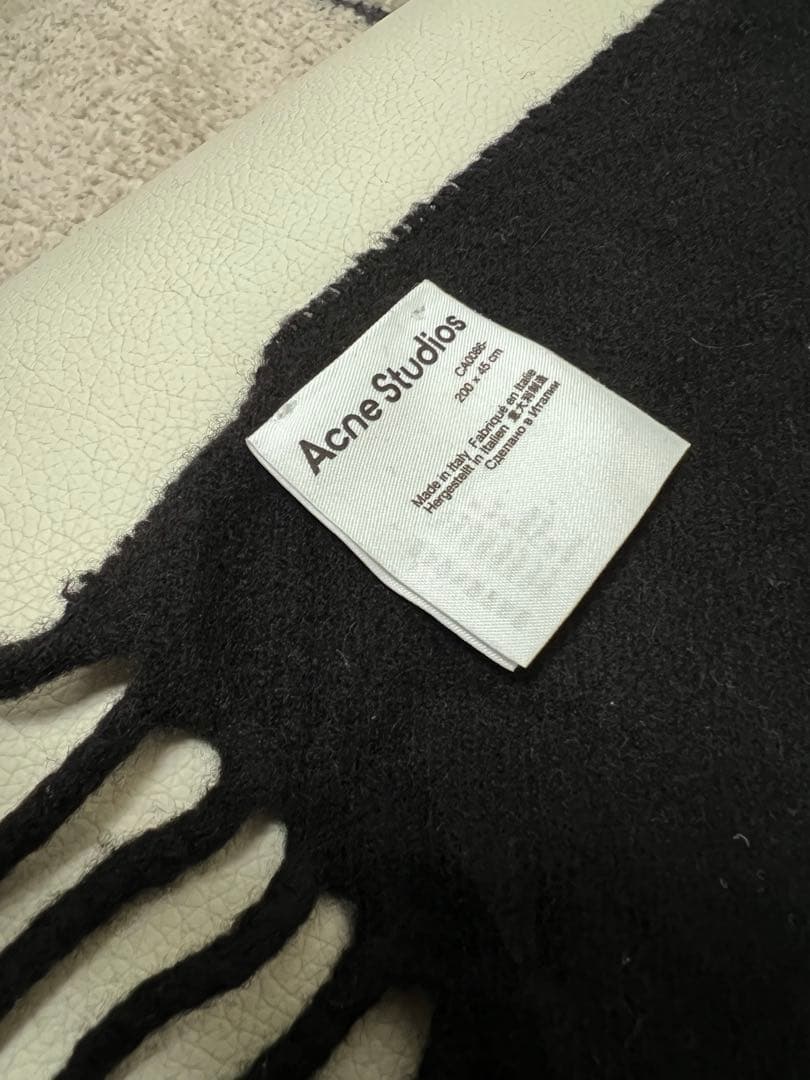 【美品】Acne Studios　マフラー　大判　ブラック