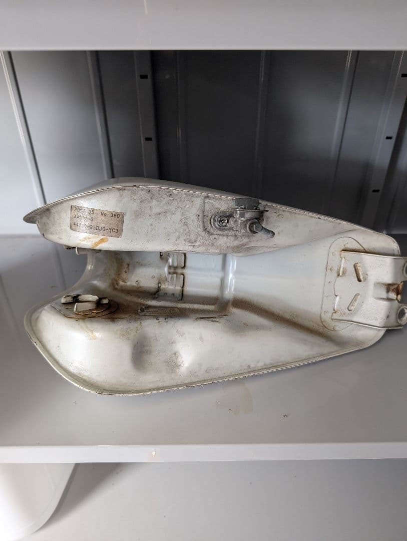 グラストラッカー ビッグボーイ 純正タンク