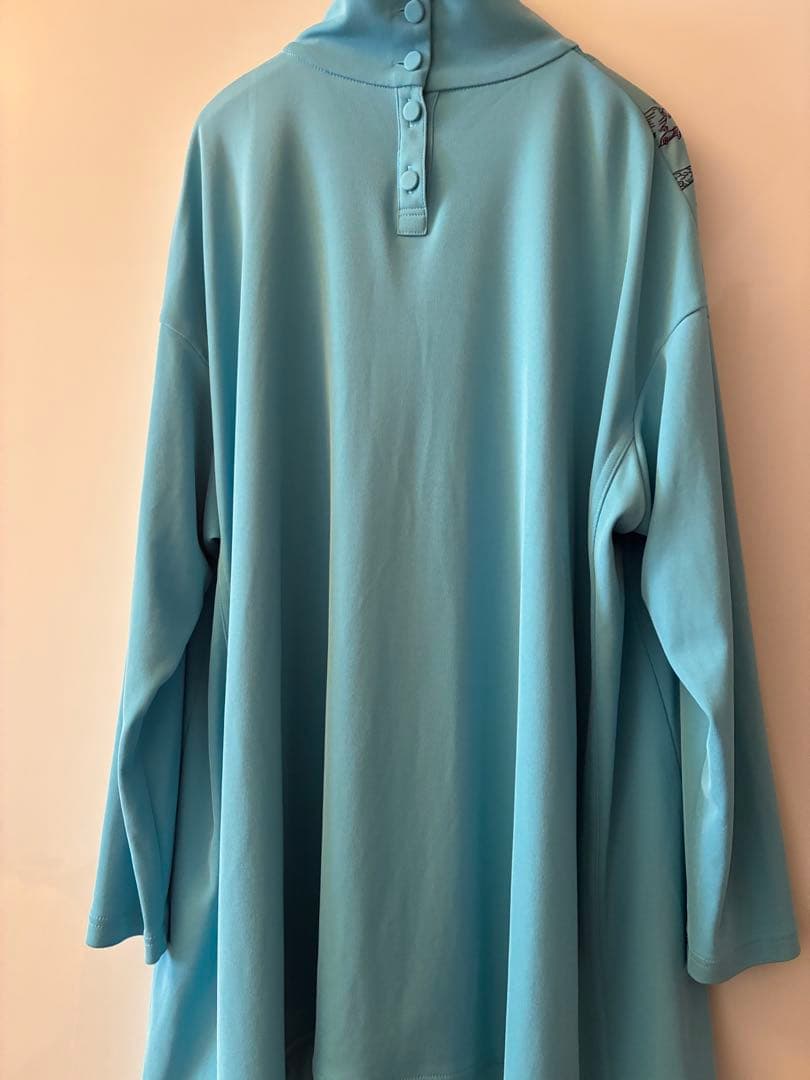 トクコプルミエヴォル　タートルネックチュニック