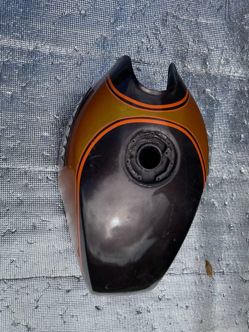 1*8様 ゼファーχ外装セットタンク、サイドカバー左右、フェンダー、テールカウル