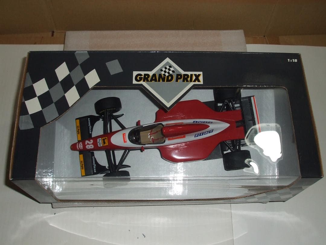 ミニチャンプス　１／１８　フェラーリ　F93A　＃２８　ベルガー　ノードライバー
