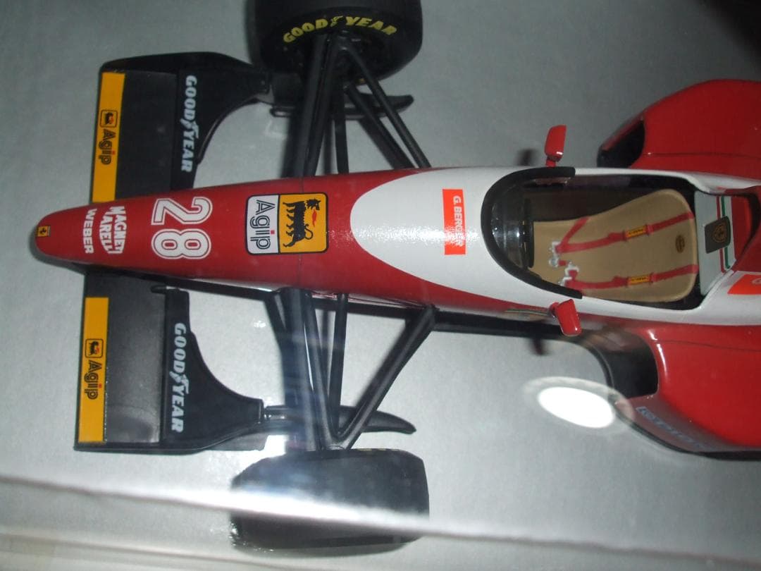 ミニチャンプス　１／１８　フェラーリ　F93A　＃２８　ベルガー　ノードライバー