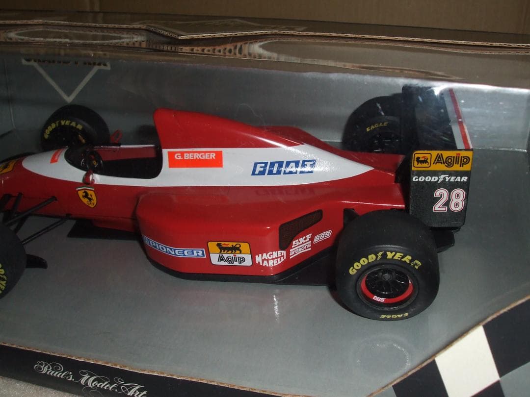 ミニチャンプス　１／１８　フェラーリ　F93A　＃２８　ベルガー　ノードライバー