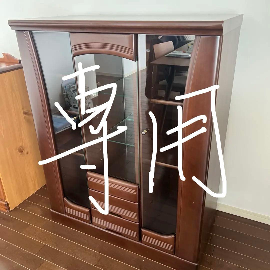 ‼️もんちもんちページ‼️ 高級ガラス扉キャビネット 飾り棚