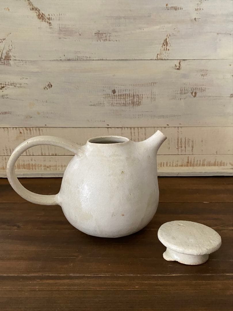 イトウサトミ　ポット