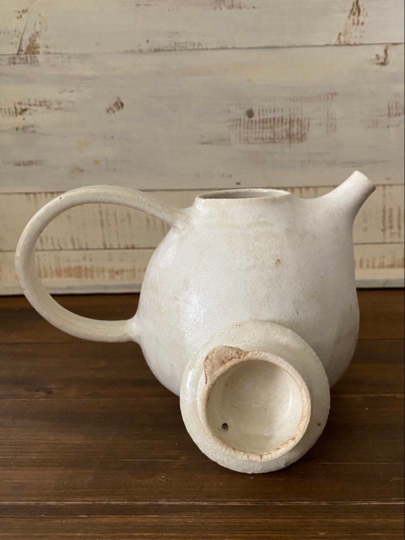 イトウサトミ　ポット