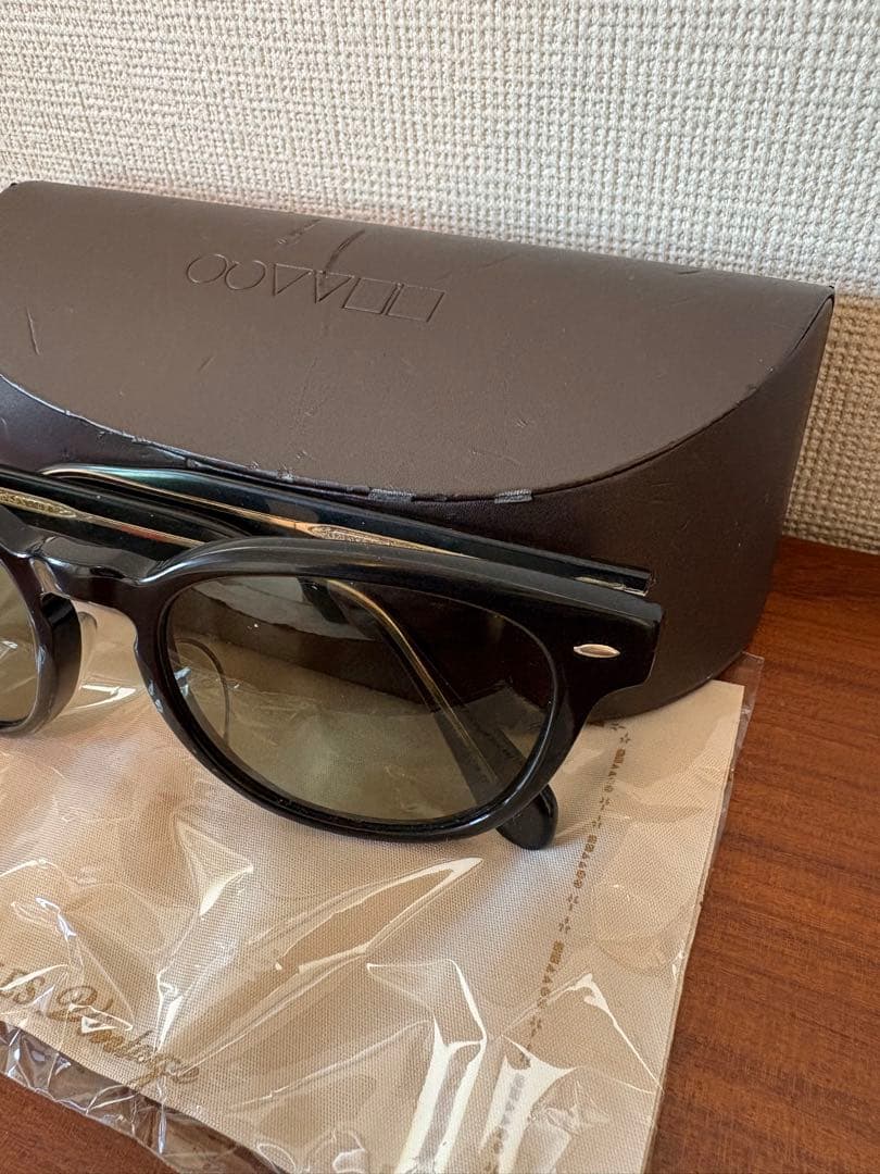 Oliver Peoples ブラックサングラス