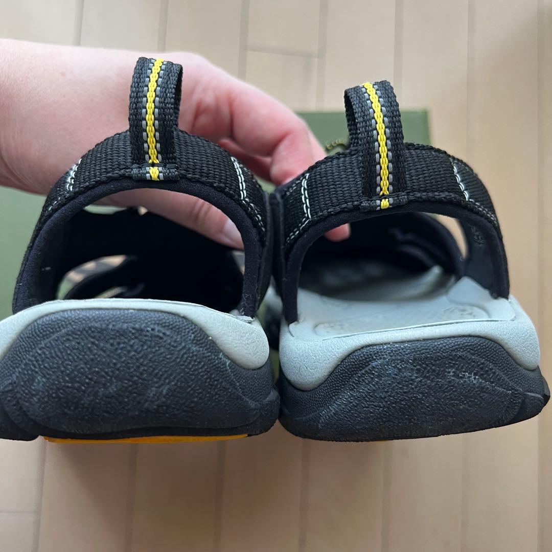 KEEN ニューポートH2 25cm サンダル ブラック イエロー