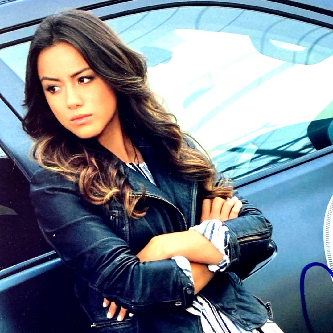 セール中…クロエ・ベネット直筆サイン入り超 特大写真…