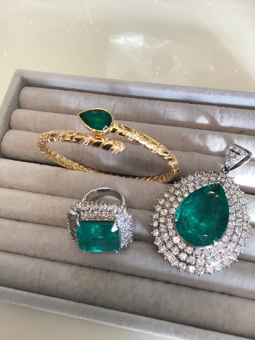 SHAWN❣️ 合成エメラルドコロンビアタイプ　バングル