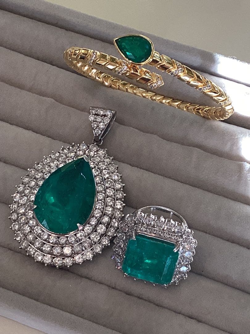 SHAWN❣️ 合成エメラルドコロンビアタイプ　バングル