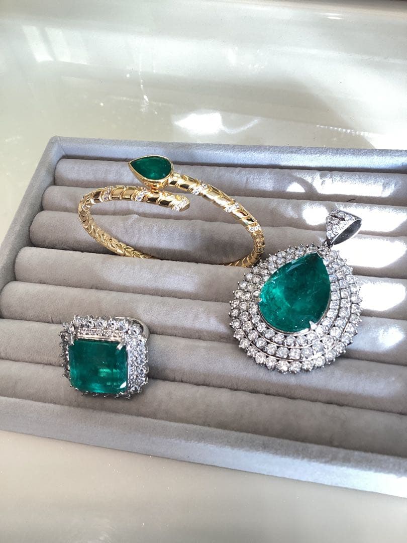 SHAWN❣️ 合成エメラルドコロンビアタイプ　バングル