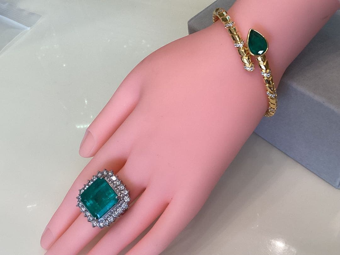 SHAWN❣️ 合成エメラルドコロンビアタイプ　バングル