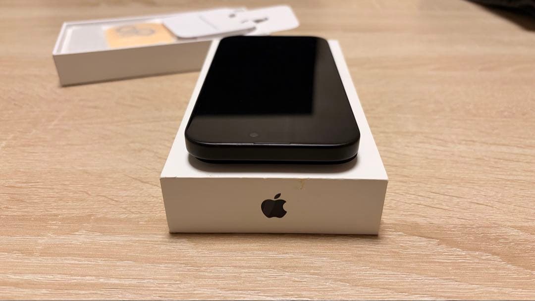 iPhone15 256GB 黒　美品