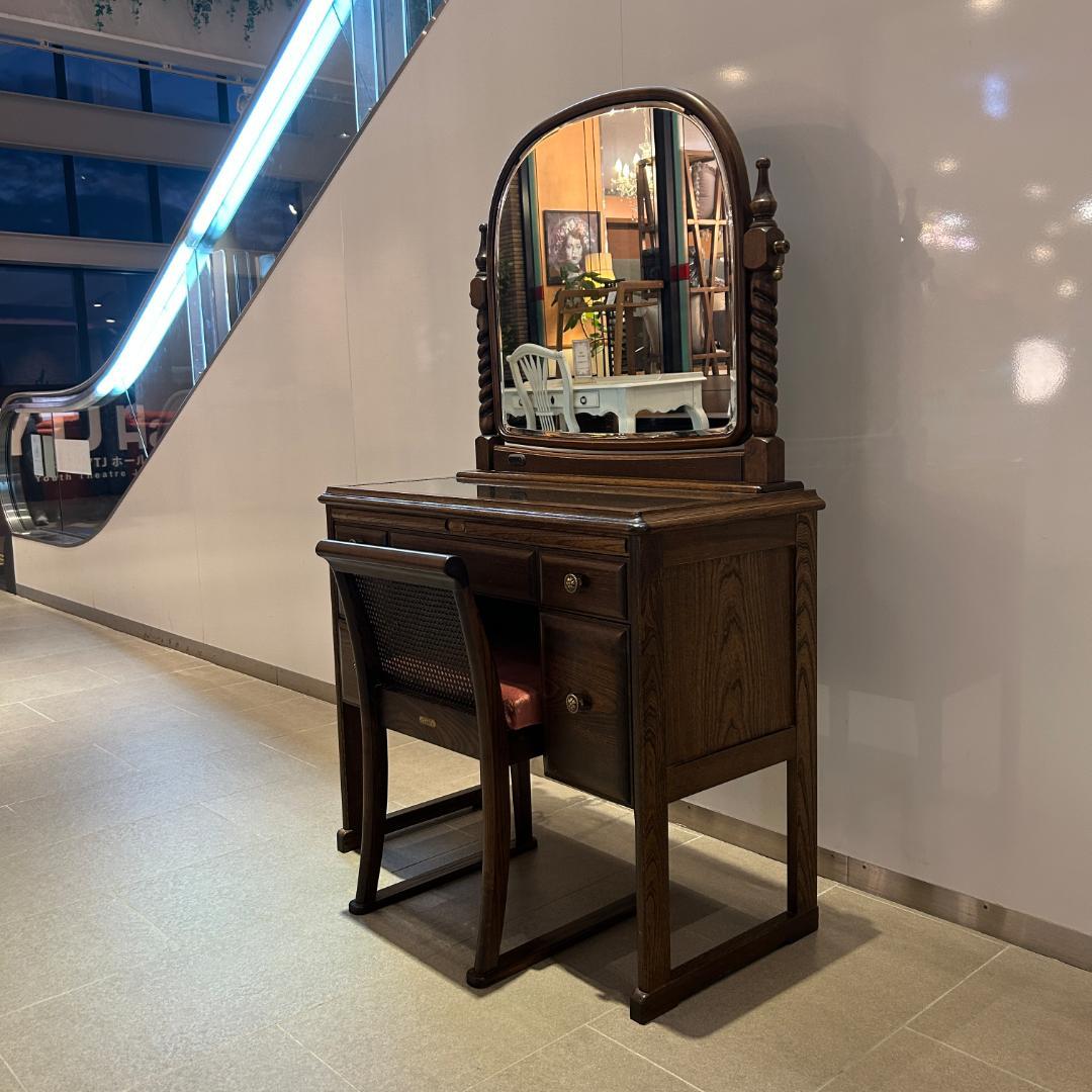 期間限定値下♥【高梨産業 ＲＯＢＩＮ】　オーク無垢材　ドレッサー 椅子付き