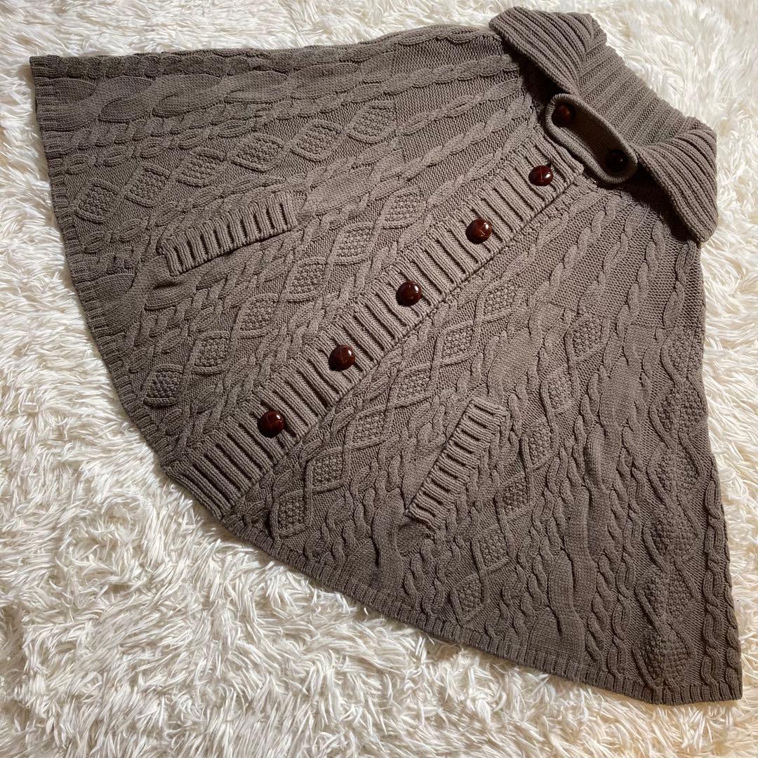 極美品 バーバリーブルーレーベル ケーブル ニット ポンチョ