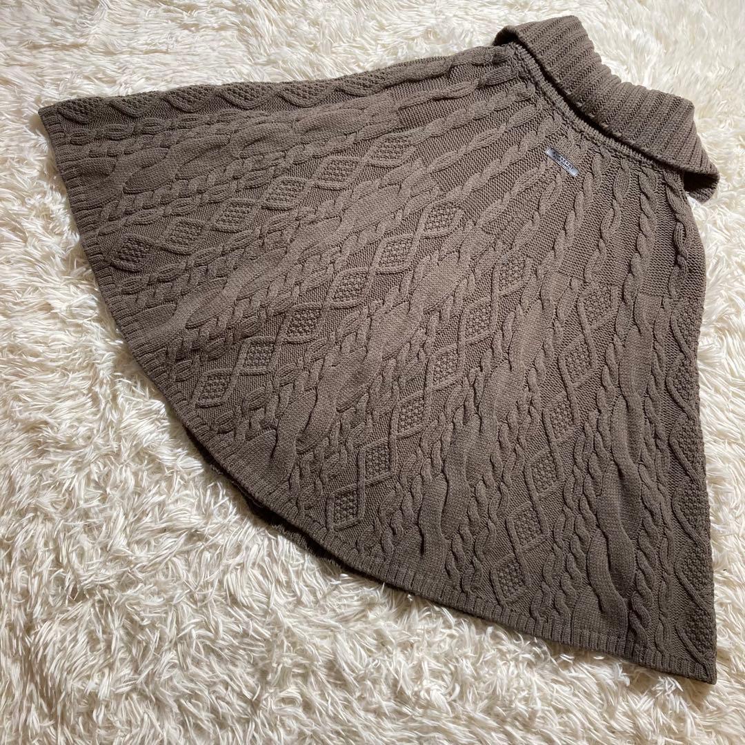 極美品 バーバリーブルーレーベル ケーブル ニット ポンチョ