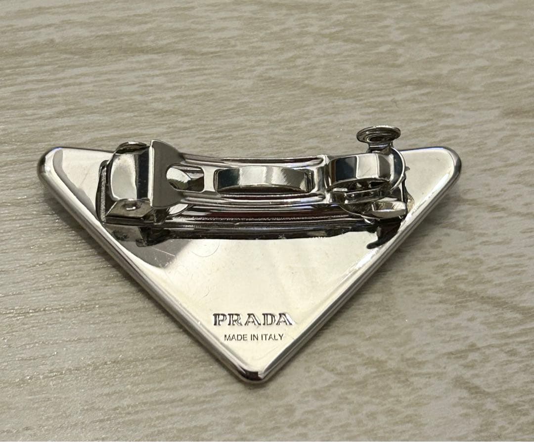 PRADA プラダ　メタルヘアクリップ