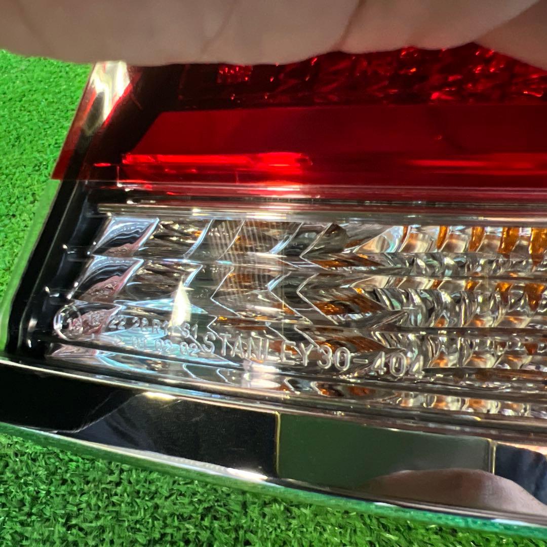 210系クラウン GWS214 テールランプセット 30-404 30-405