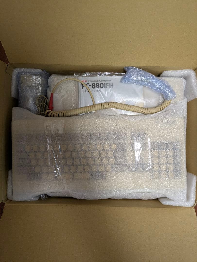 NEC パソコン「PC-8801FH」本体 キーボード／スピーカー付き