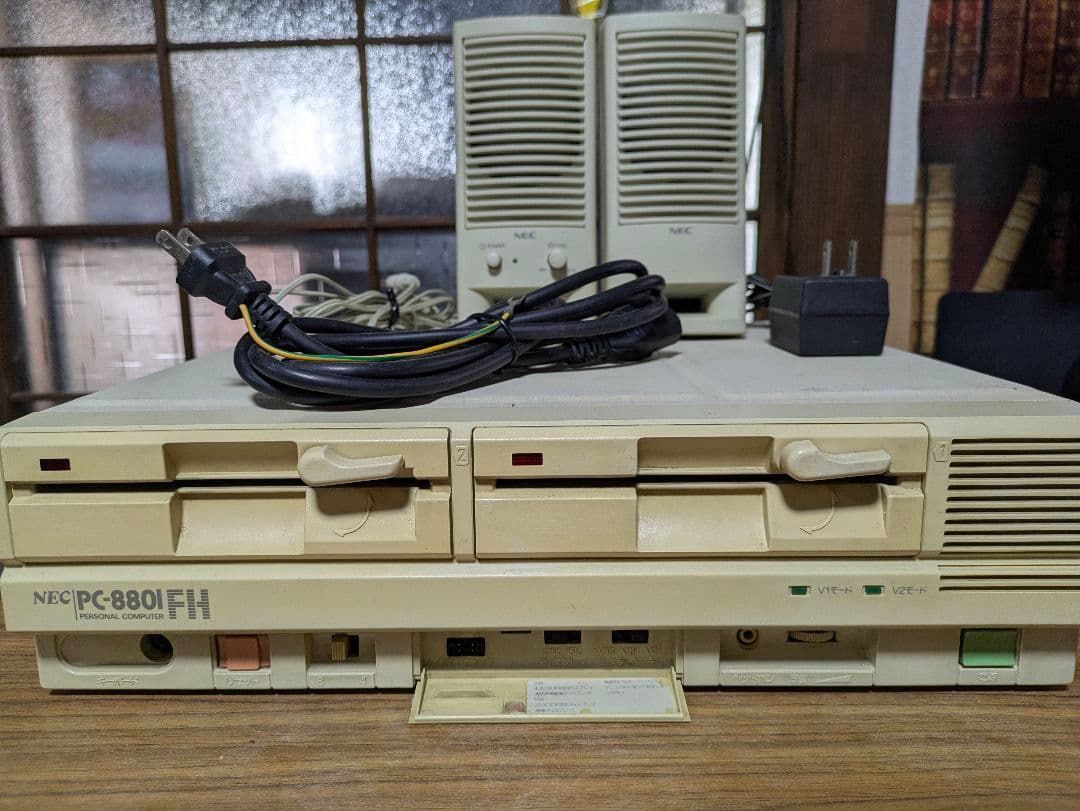 NEC パソコン「PC-8801FH」本体 キーボード／スピーカー付き