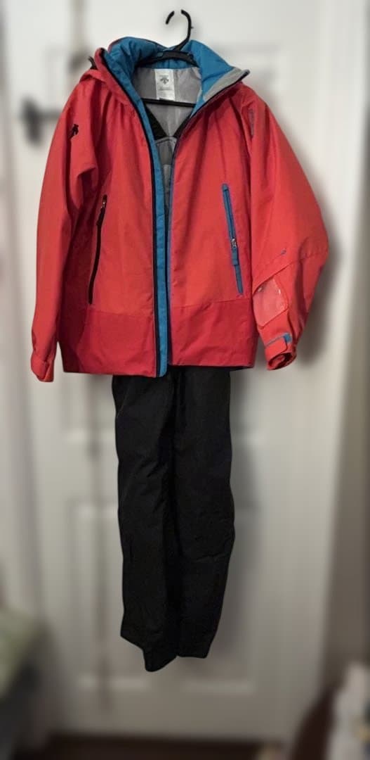子ども用スキーウェア 赤　デサント　DESCENTE 160