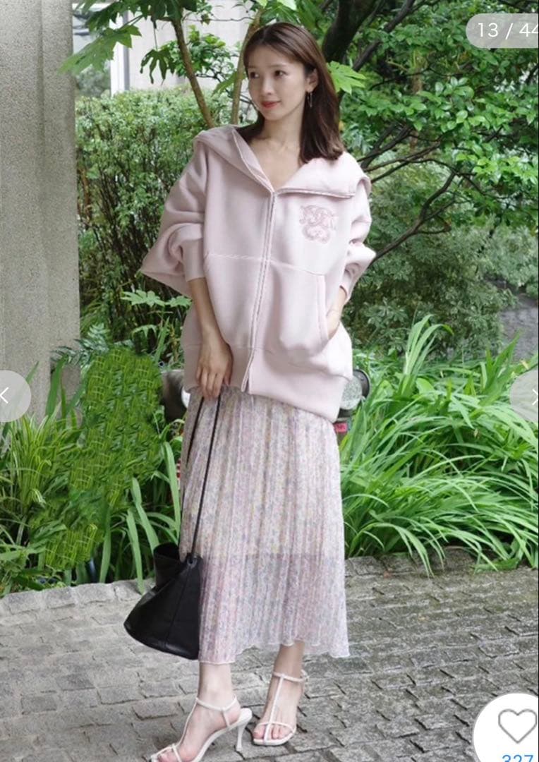 新作新品♥️ SNIDEL ボリュームパーカー 2025AW