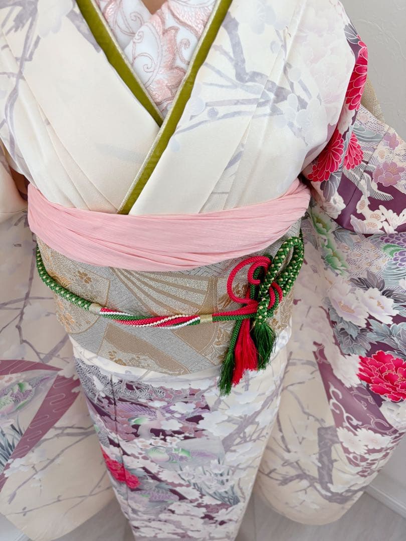 正絹振袖フルセット　牡丹　縁起柄　花柄 ホワイトクリーム色 成人式