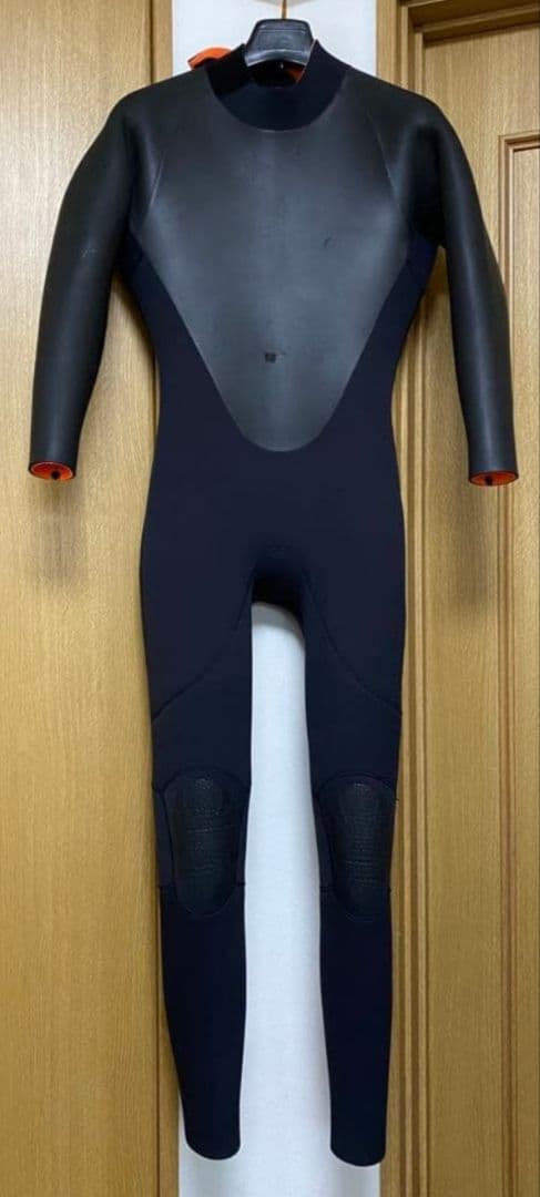 ブラック セミドライスーツ