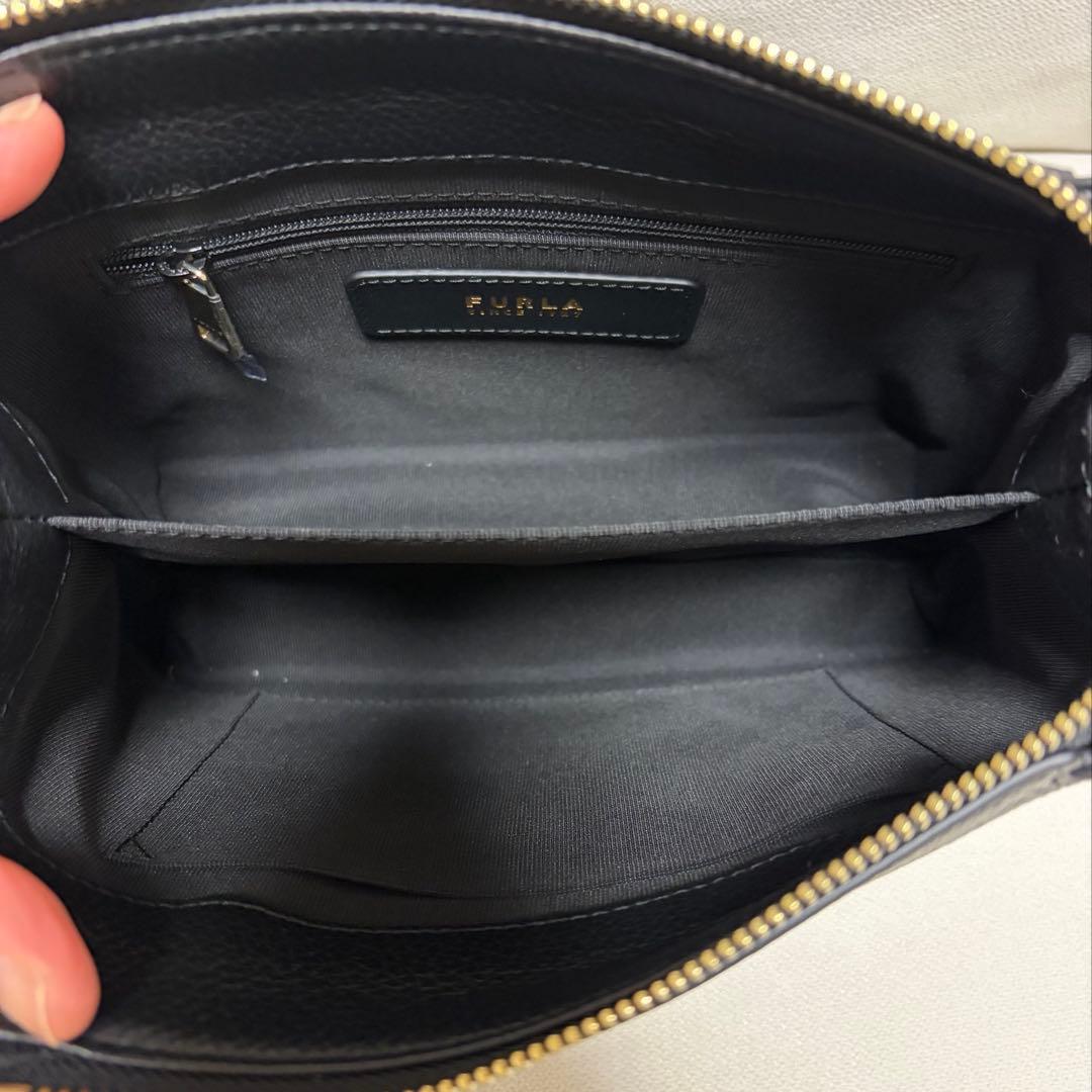 FURLA ショルダーバッグ　ヌヴォラ　ブラック
