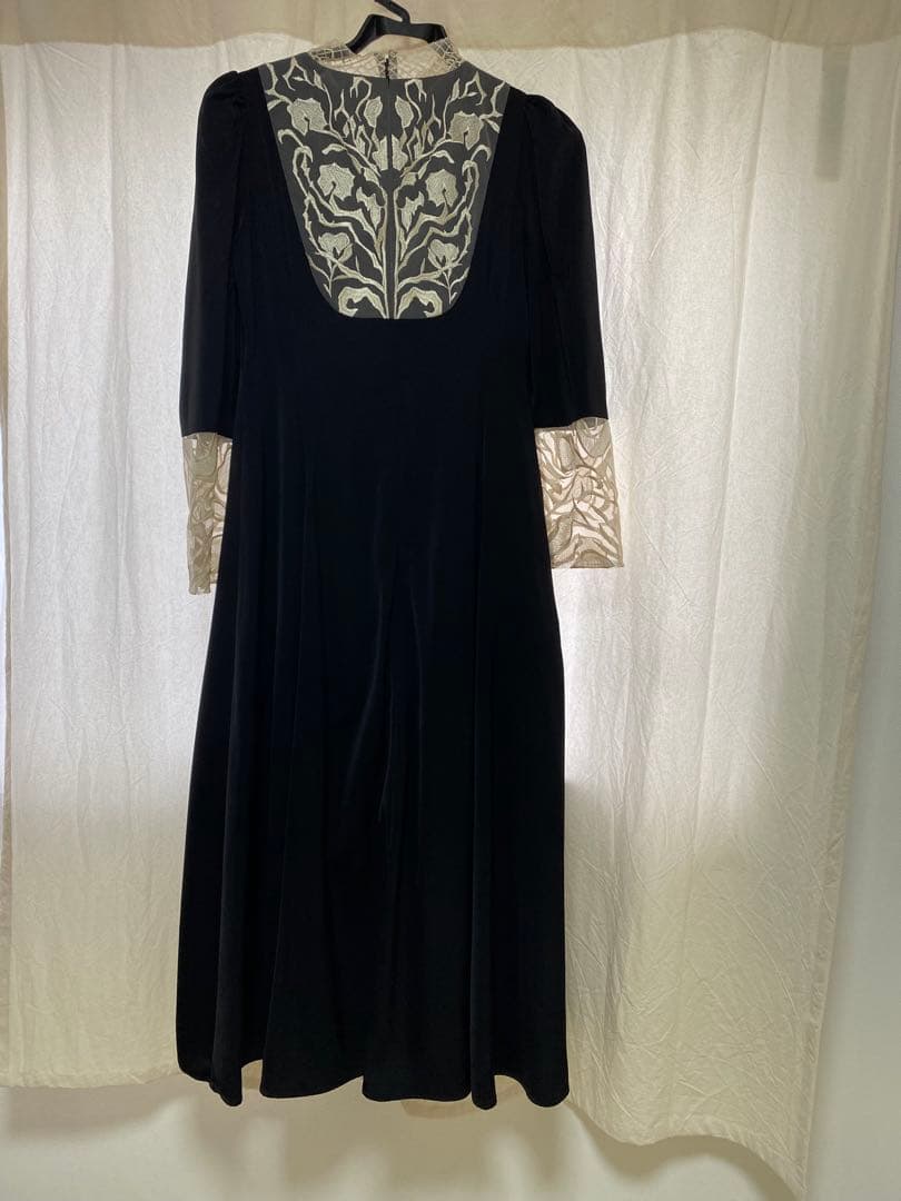 etoll. バック刺繍ブラックドレス