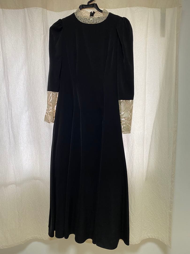 etoll. バック刺繍ブラックドレス