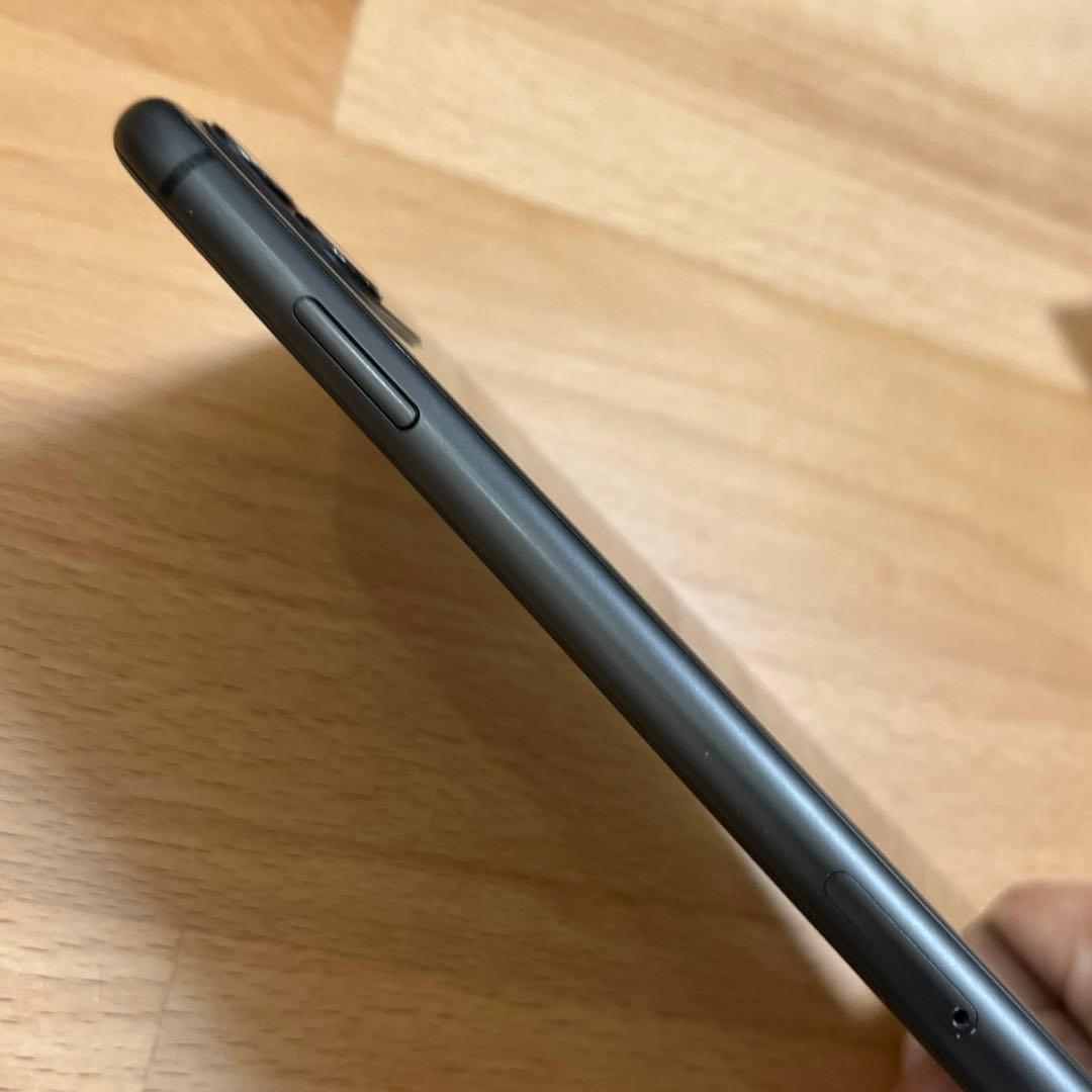 iPhone 11 128GB ブラック　美品